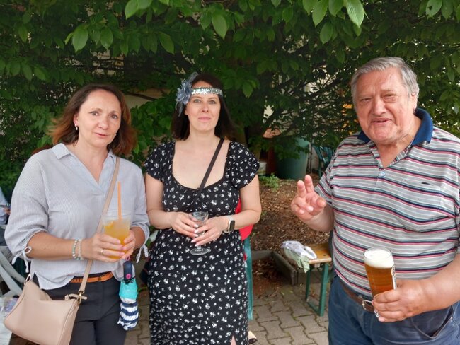 Šansonový večírek Pečovatelské služby se i přes nepřízeň počasí vydařil