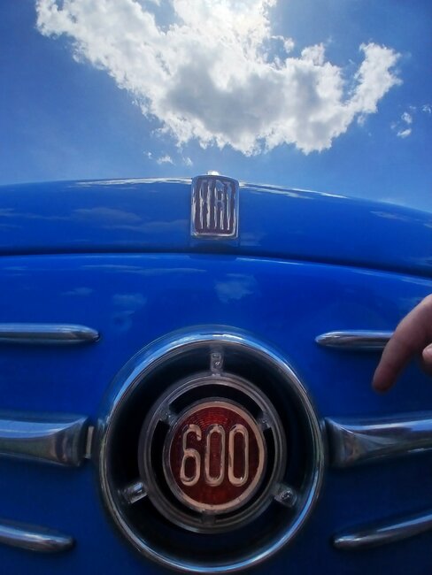 Nablýskaní veteráni přilákali do Heřmánkovic stovky lidí