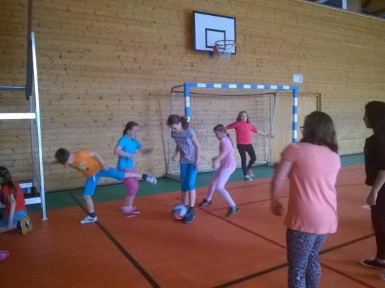 Broumovský volejbal si vychovává mladou generaci. Děti jsou však vedeny ke sportovní všestrannosti