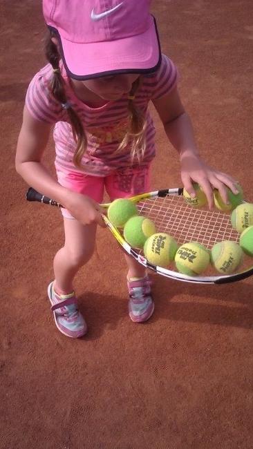 Hitem léta je tenisová školička