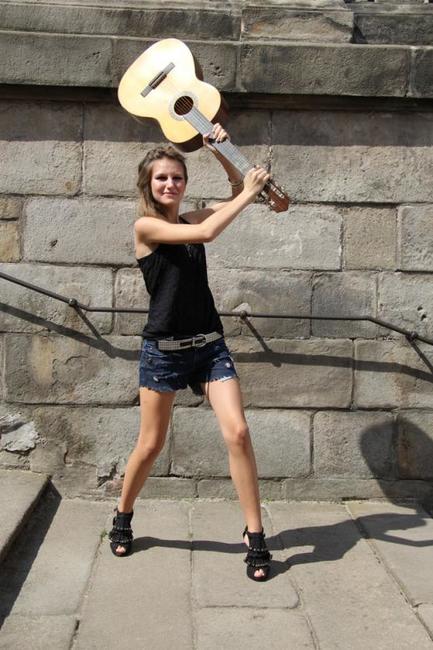 Studenti gymnázia se na chvíli stali filmovými kostyméry a vizážisty