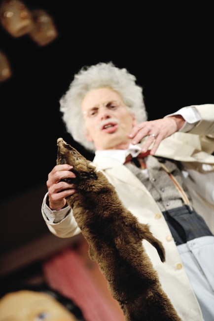 Pavla Tomicová a Jiří Zapletal uvedli v Broumově Podivné odpoledne Dr. Zvonka Burkeho