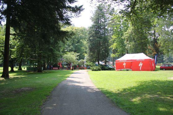 MTB TRILOGY: Po prologu a 1. etapě vede Hruška, druhý Vokrouhlík jel závěr etapy bez sedla