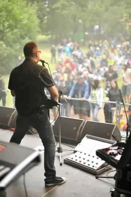 Broumovská kytara na fotografiích Jana Záliše