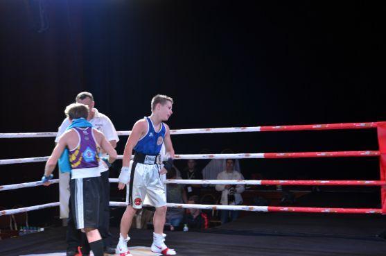 Fotogalerie a video z vítězného boxerského utkání Jakuba Šudy v pražském Hotelu Hilton