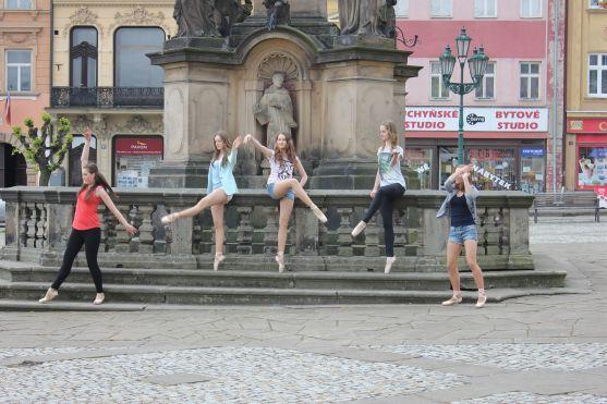 Broumovsko je Happy! Vznikl hudební klip na skladbu Pharella Williamse 