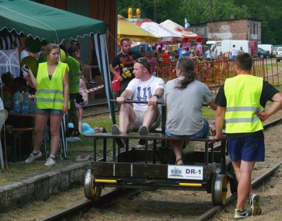 Broumováci opět závodili v Polsku na ručních drezínách