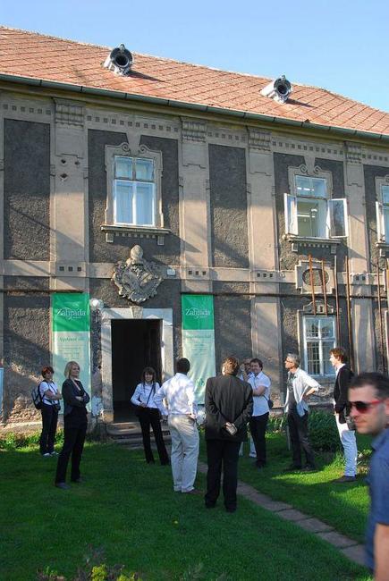 Nová výtvarná Galerie Dům v klášterní Zahradě* v Broumově je otevřena 