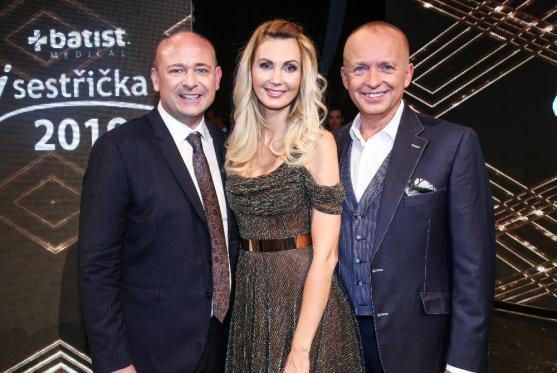 Hold Karlu Gottovi vzdaly také finalistky soutěže Batist Nej sestřička