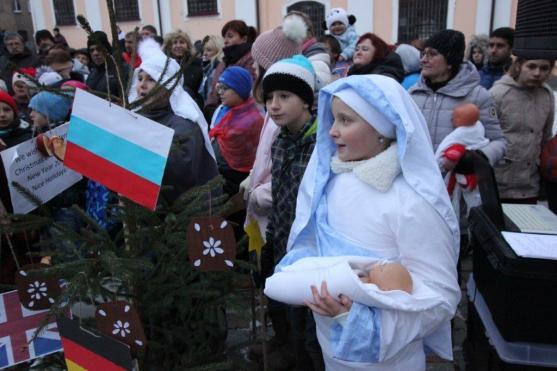 "Vítáme všechny, kdo se necháte rádi předvánočně naladit. Letos se tu scházíme již jedenáctým rokem!"