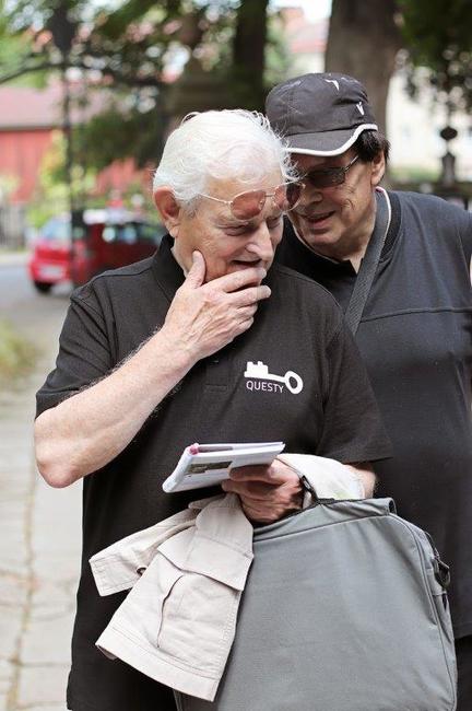 Broumov má questy. Nový turistický produkt láká k návštěvě turisty, na své si ale přijdou i místní