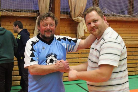 Nohejbalový turnaj Spartaklubu Broumov se hrál v hale už podruhé. Putovní pohár zamířil opět do Police nad Metují