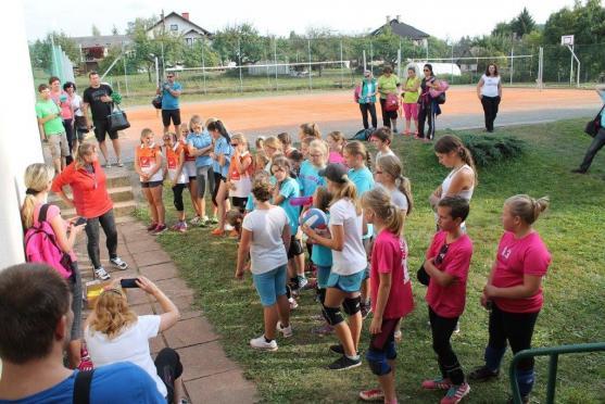 Na turnaji barevného volejbalu se dařilo broumovským týmům