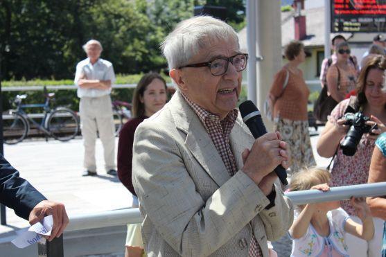 Na novém náchodském nádraží se skandovalo: "Ať žije Birke!"