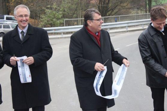 Byla slavnostně otevřena silnice v Teplicích nad Metují. Opravy krajských silnic na Broumovsku tím nekončí, ubezpečil hejtman