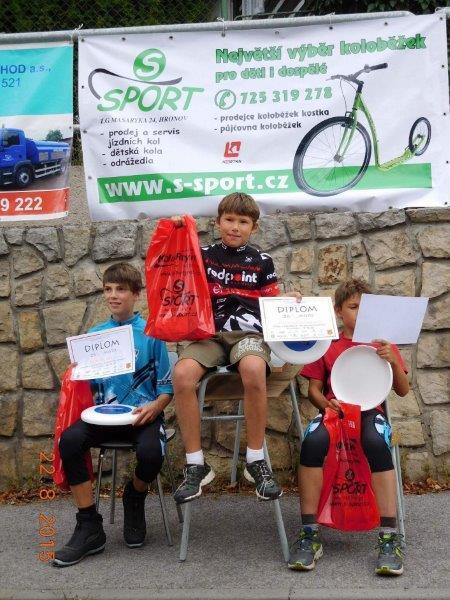 V Petrovických zatáčkách jezdilo vše, co mělo kolečka