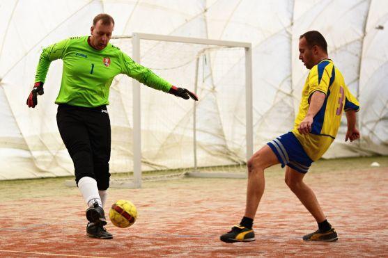 Tým starostů po penaltovém rozstřelu své loňské vítězství v teplickém turnaji neobhájil