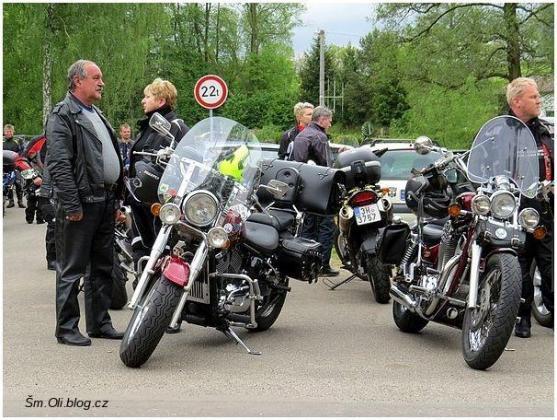 Motorkáři si nechali požehnat své stroje