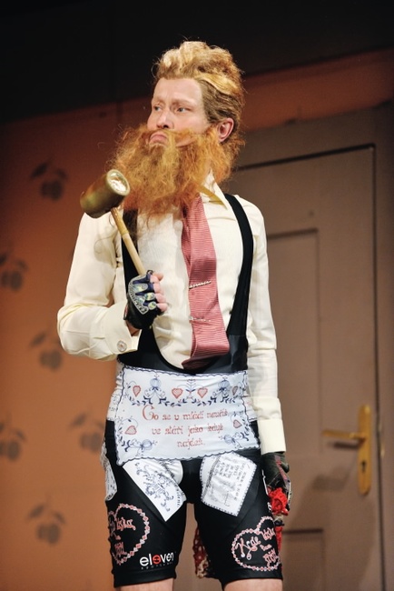 Pavla Tomicová a Jiří Zapletal uvedli v Broumově Podivné odpoledne Dr. Zvonka Burkeho