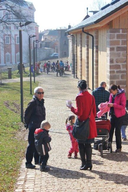 Hledání kuřátek přilákalo do kláštera téměř dvě stě dětí