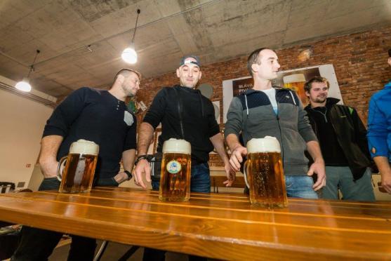 Největší hospoda v mezinárodním Broumovsku? V sobotu to bylo Centrum Walzel