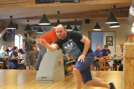 První bowlingový turnaj regionálních firem v Centru Walzel má své vítěze 