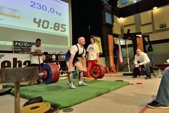Siláci střední Evropy se v Broumově utkali na Mistrovství ČR v powerliftingu