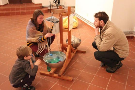 Broumovský klášter zahájil hravou výstavu Supermarket Svět