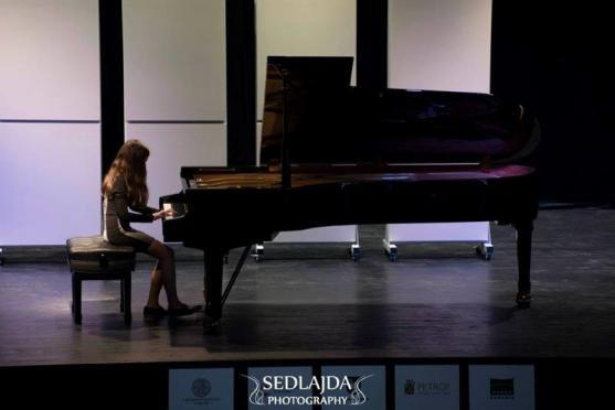 Klavíry Broumovské klávesy rozezvučely benediktinský klášter 