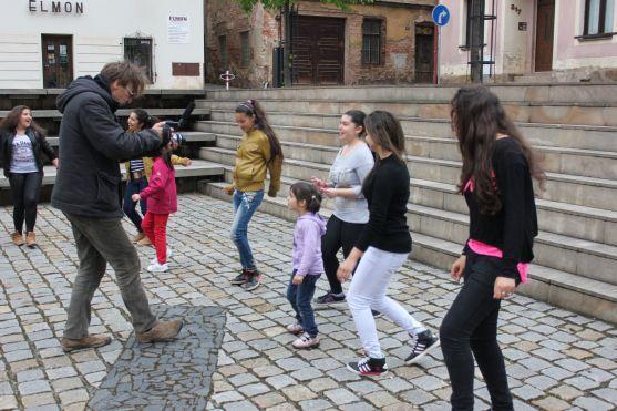 Broumovsko je Happy! Vznikl hudební klip na skladbu Pharella Williamse 
