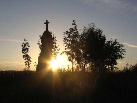 Kostely a kamenné kříže Broumovska očima Lucie Cepkové 