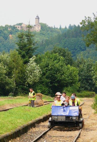 Broumováci opět závodili v Polsku na ručních drezínách