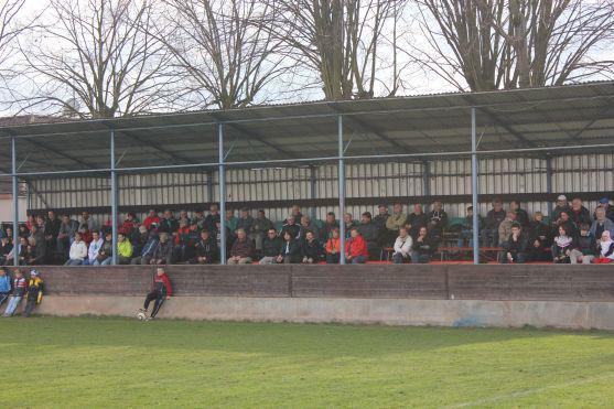 Poslankyně Zdeňka Horníková zahájila fotbalové derby v Broumově