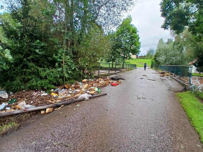 Díval jsem se z okna a brečel