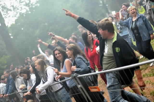 Broumovská kytara na fotografiích Jana Záliše