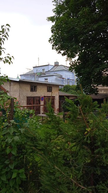 Veřejnost je zděšena barvou omítky historické budovy