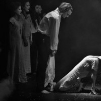 Divadelní představení Kytice zcela zaplnilo klášterní nádvoří