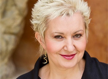 Závěrečný koncert festivalu Za poklady Broumovska představí naši sopranistku Evu Urbanovou v doprovodu Moravského klavírního tria