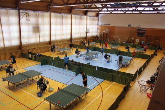 V Broumově hrálo stolní tenis šest hráčů a hráček z první stovky českého žebříčku