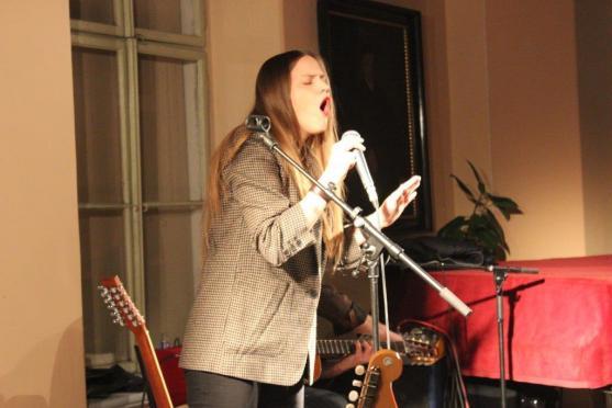 Živelnost a hlasové kouzlení: Vladivojna La Chia vystoupila v broumovském klášteře