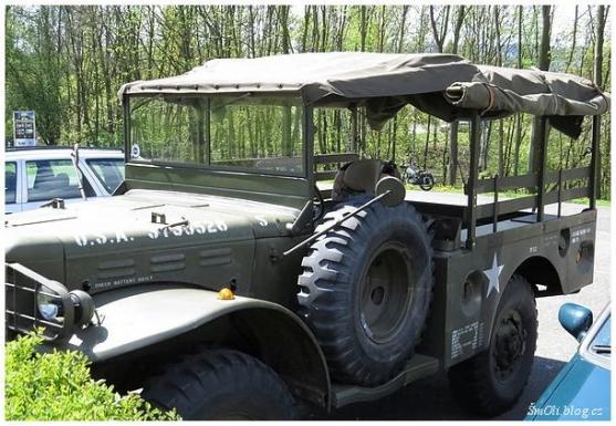 Historická vozidla se zastavila i v Broumově