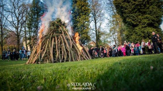 Čarodějnické veselí doprovázela jasná obloha