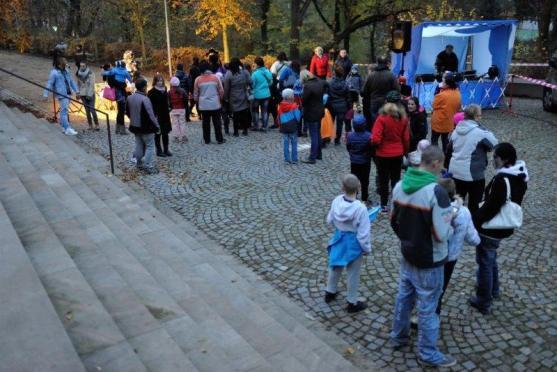 Alejka již popáté patřila čarodějkám, elfkám, smrtkám...