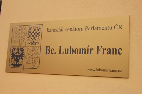 Lubomír Franc otevřel v Broumově pobočku senátorské kanceláře