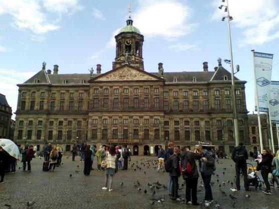 Báječná jízda Holandskem: Broumovští gymnazisté navštívili partnerskou školu ve Warfumu