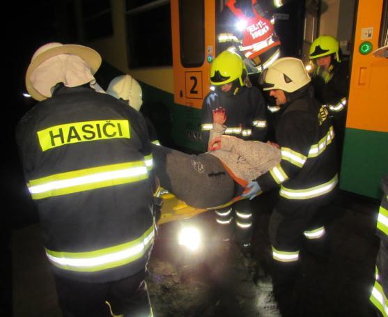 V petrovickém tunelu došlo k nárazu osobního vlaku do uvolněného kamene ze svahu. Bylo to cvičení!