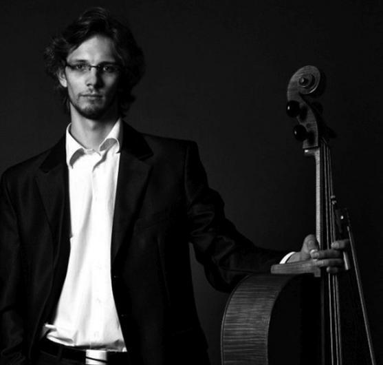 Festival Za poklady Broumovska pokračuje recitálem violoncellisty Ivana Vokáče 