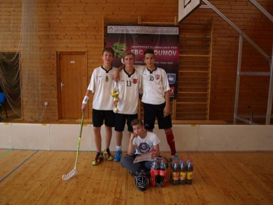 Florbalový turnaj T-Rex CUP 2013 vyhrál náchodský tým IBK Rébus