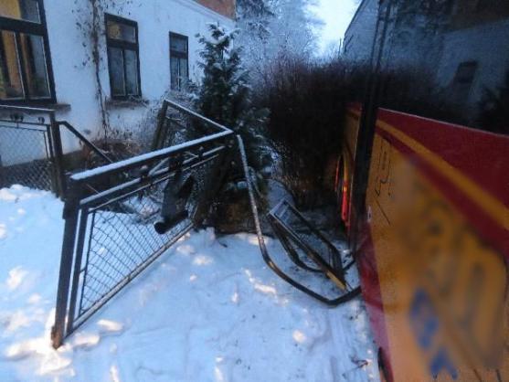 Přívaly sněhu způsobily potíže řidičům