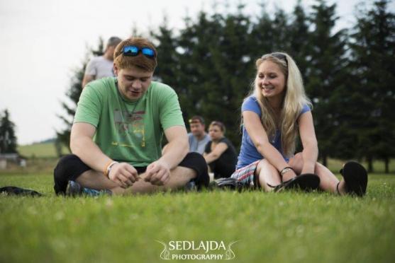 Mňága a Žďorp zahrála v Otovicích dobrovolníkům i stovkám místních 